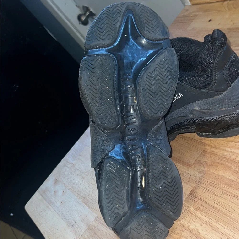 Balenciaga Triple Black Sneakers - Picture 5 of 5